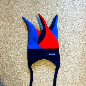 Kids size small/med vintage Columbia red and blue jester hat